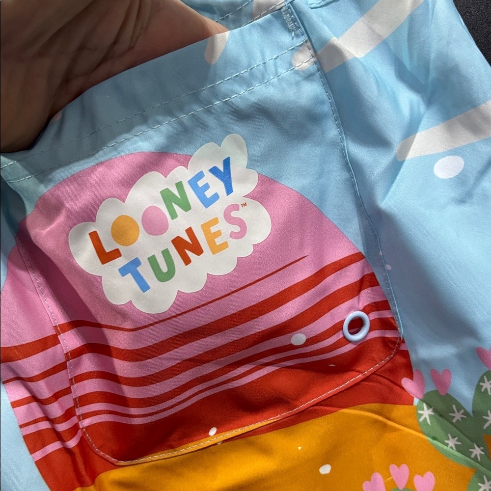 Looney Tumes Embroidered character trunks elastic/drawcord,mesh lined,pockets - Picture 6 of 11